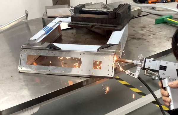 62159cb0d5e99.jpg 01.jpg